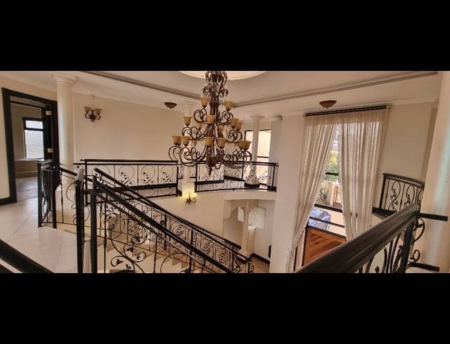 5 BEDROOM HOUSE FOR SALE IN UMHLANGA RIDGE